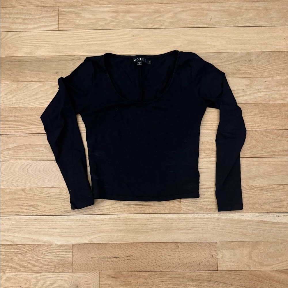 Motel Smoothing Black Long Sleeve T-Shirt